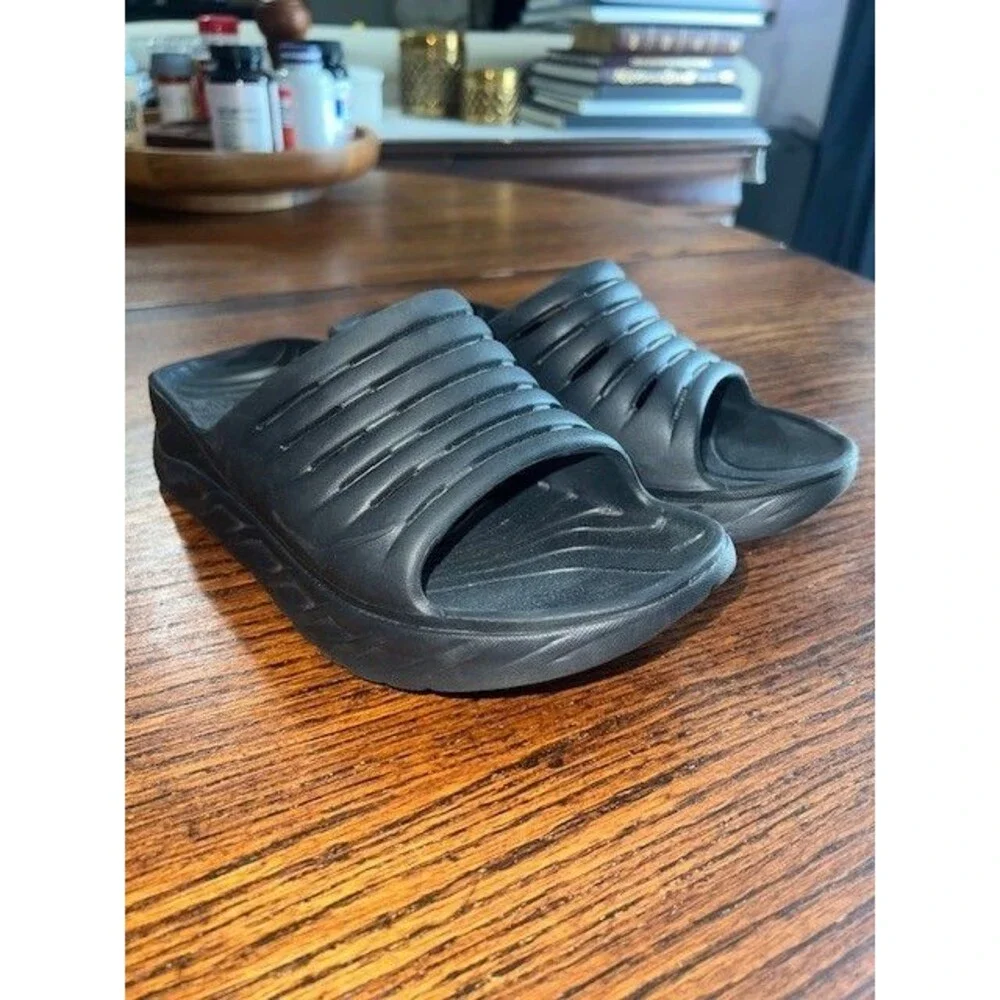 Hoka One One Recovery slide sandals US Mn’s 7 Wm’s 9 black